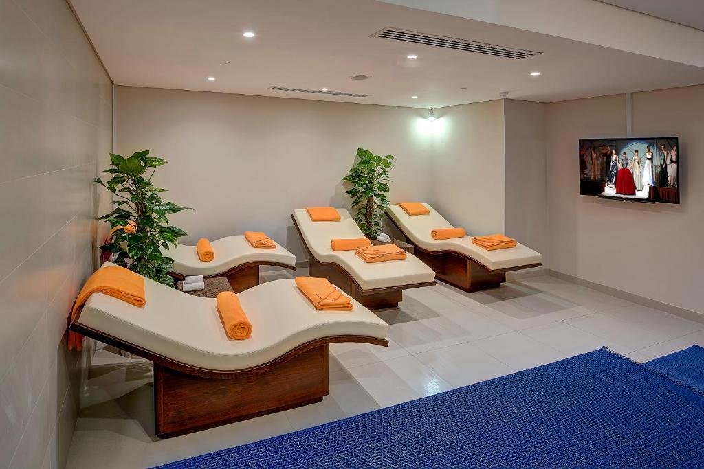 Hotel Al Khoory Atrium 4*
